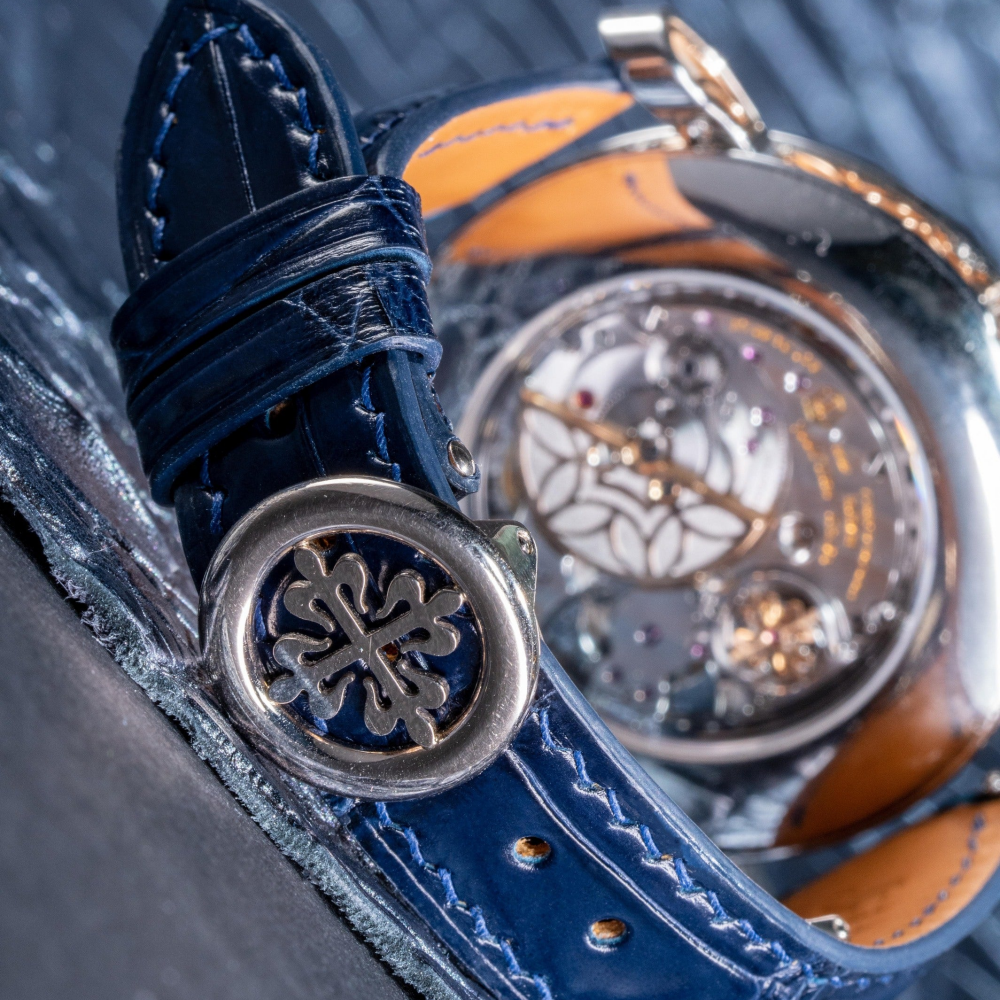 navy-blue-crocodile-77-patek-philippe-grand-complications-perpetual-calendar-5104-backside.png